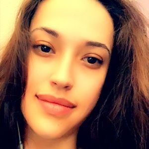 Meet your Posher, Eva